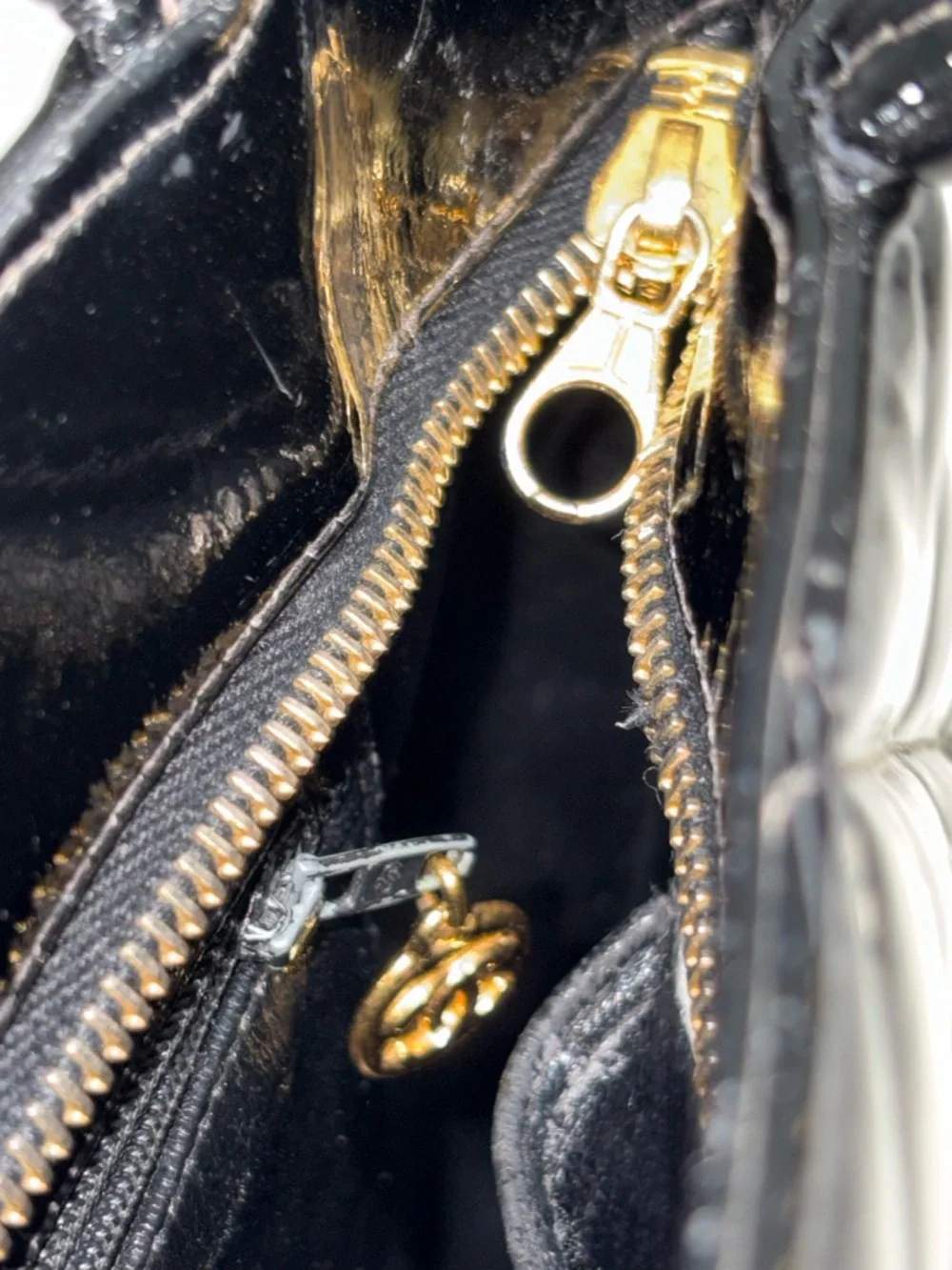 Authentic Chanel Medallion Patent Leather Tote with certificate - Picture 13 of 14